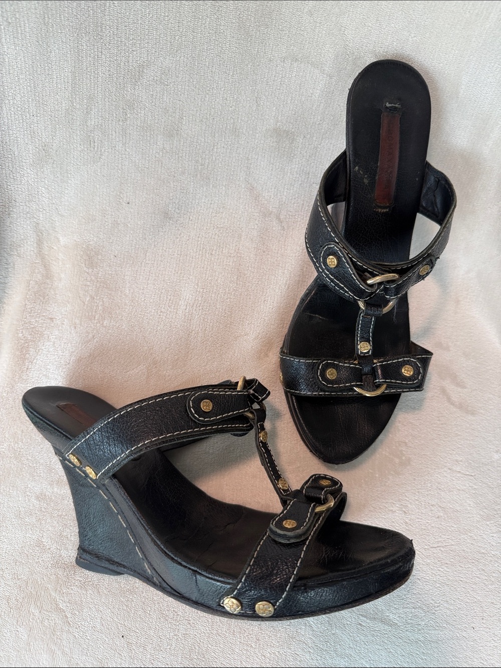 BCBG MAXAZARIA Y2K Black Leather Wedge Sandals, Size 9